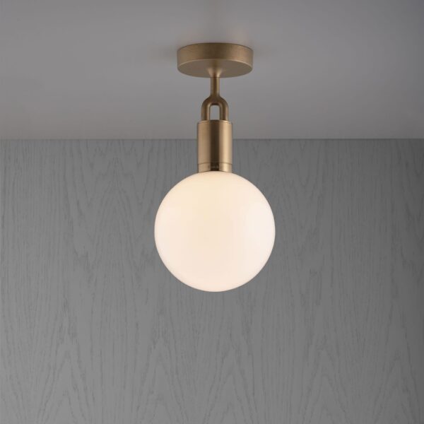 Lampa sufitowa z kloszem Forked M z Mlecznym Kloszem