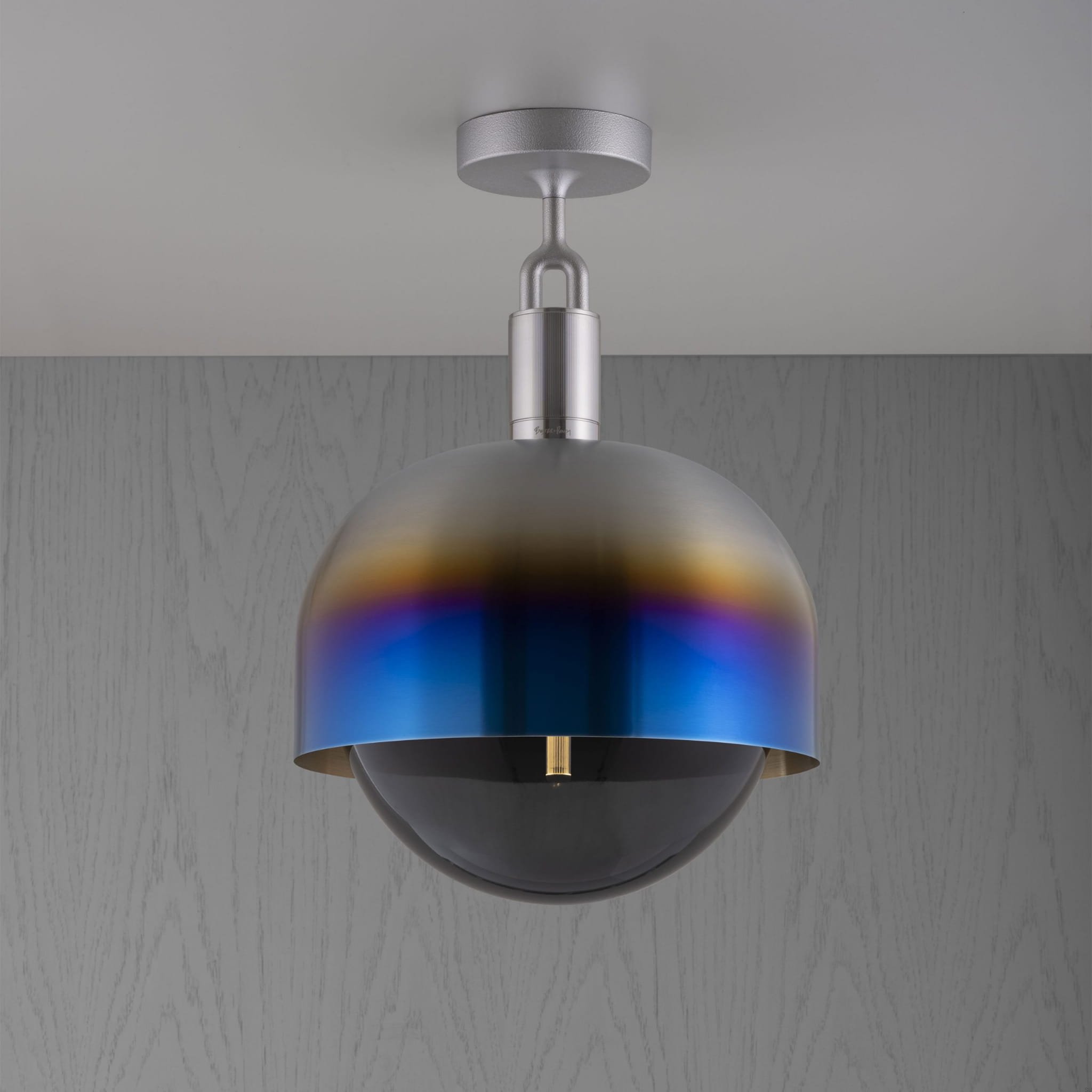 Lampa sufitowa Forked L z osłoną ową i Dymionym Kloszem