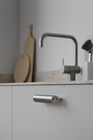 Uchwyt meblowy podłużny Lucente 64 Aluminiowy Srebrny Matowy