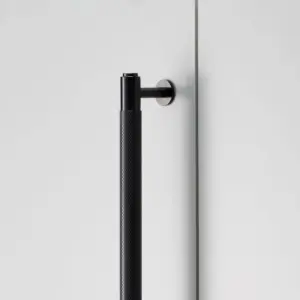 Uchwyt meblowy podłużny Pull Bar Cross 724 – Czarny
