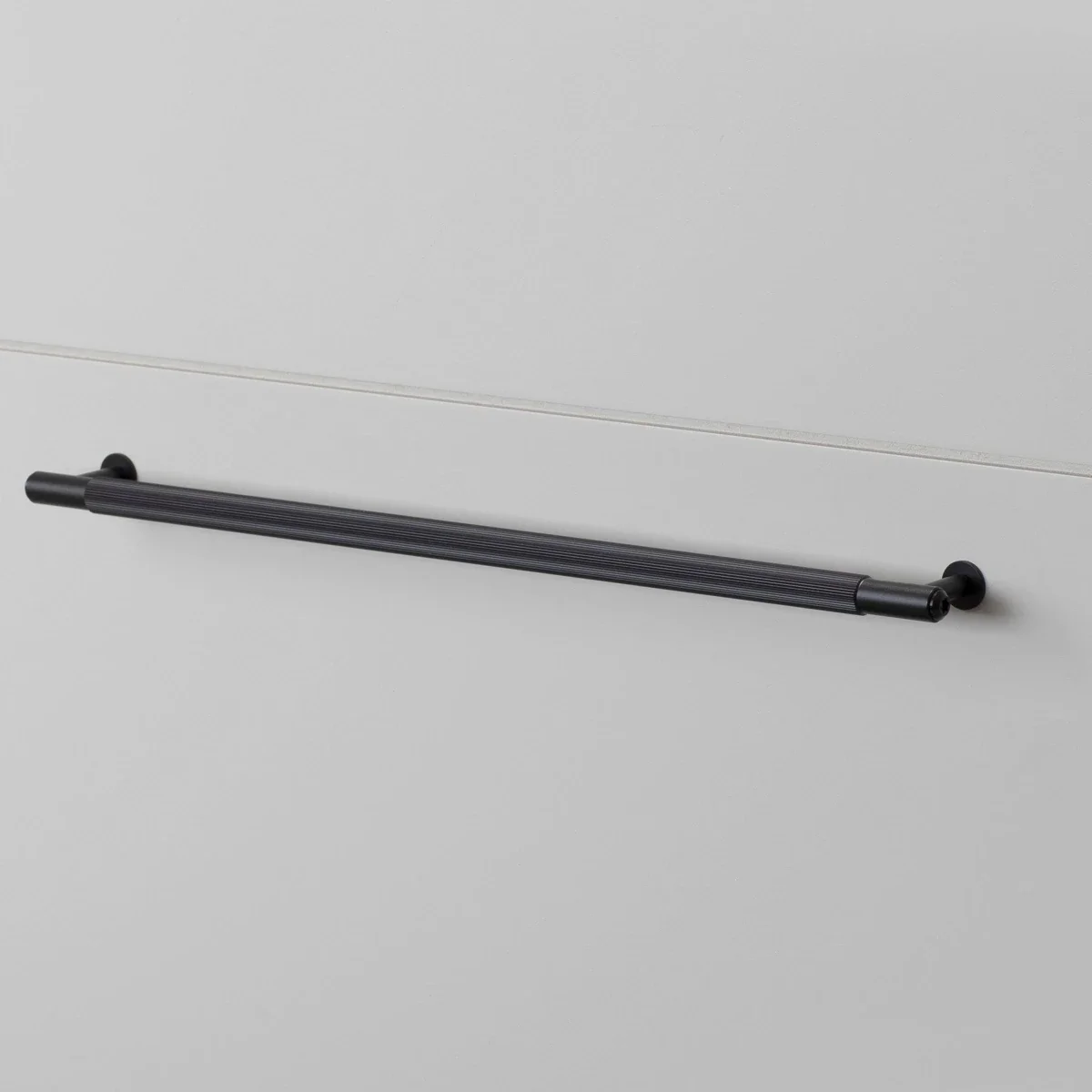 Uchwyt meblowy podłużny Pull Bar Linear 325 – Czarny