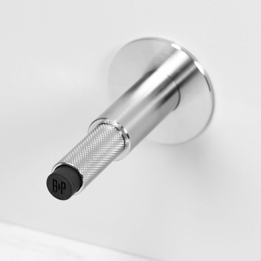 Stoper drzwiowy naścienny Cross – Srebrny