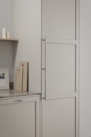 Uchwyt meblowy podłużny Villa Long 640 Aluminiowy Srebrny