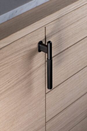 Uchwyt meblowy L-Bar Linear 125 – Czarny