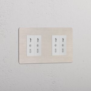 Kew Gniazdo Bipasso x 4 w podwójnej ramce – Satynowy nikiel, Biały