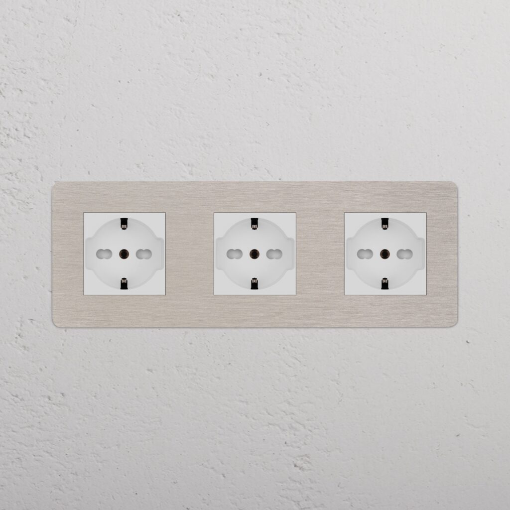 Kew Gniazdo Schuko/Bipasso x 3 w potrójnej ramce – Satynowy nikiel, Biały