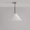 Cotswold średnia lampa wisząca z delikatną porcelaną – Satynowy nikiel