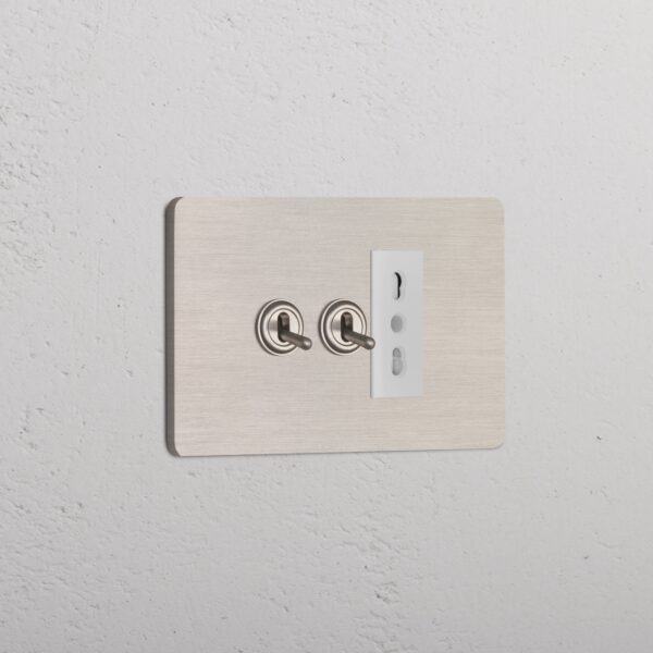 Grove 3-Module 2x Toggle Switch & 1x Bipasso Socket – Satynowy nikiel, Biały