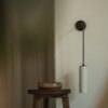 Claremont mały, wiszący kinkiet ścienny z delikatną porcelaną – Brąz