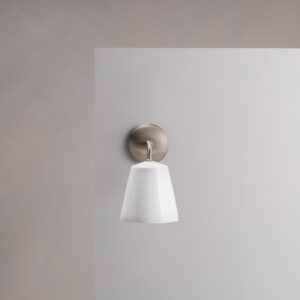 Richmond średni kinkiet ścienny z delikatną porcelaną – Satynowy nikiel