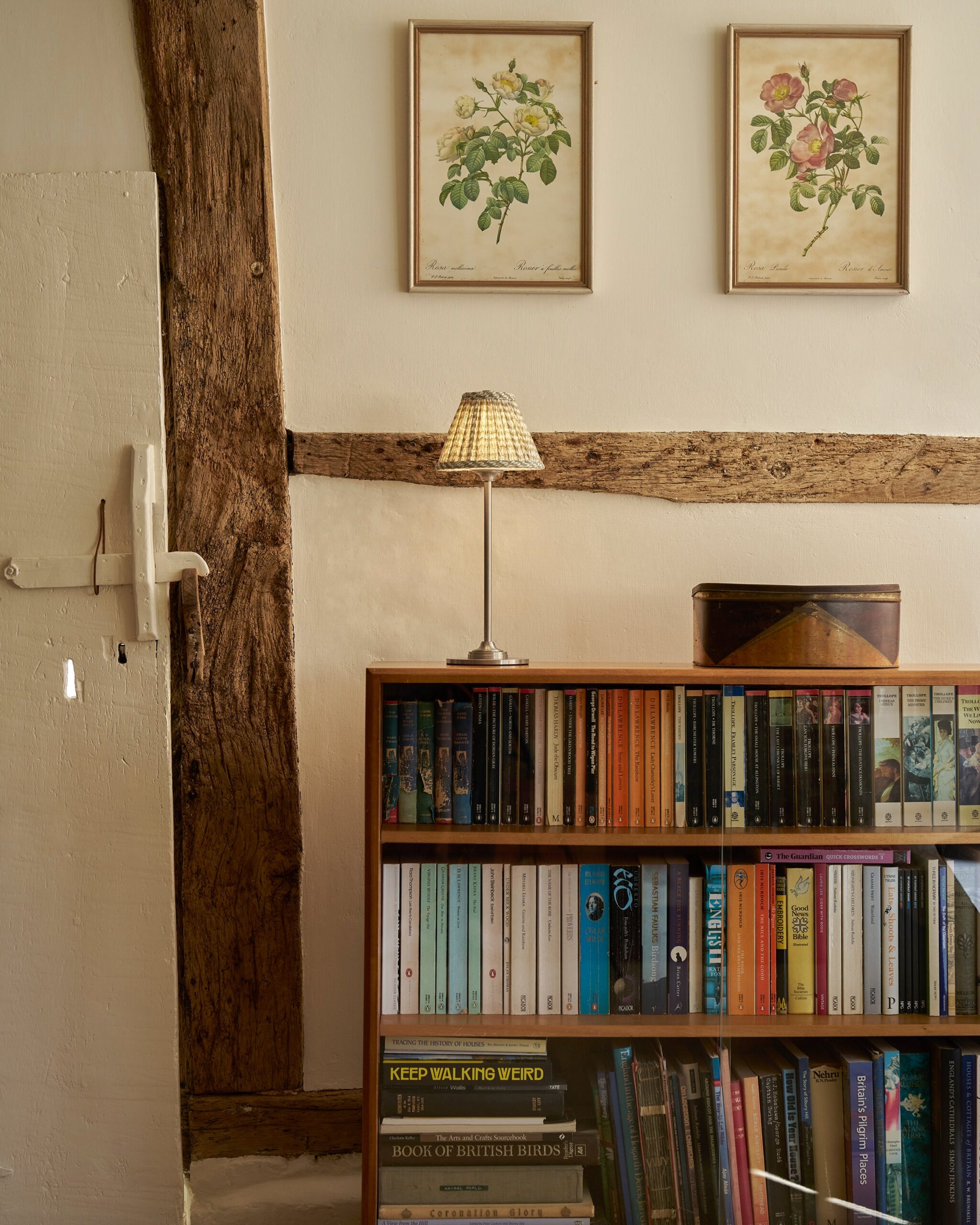 Cotswold plisowana lampa stołowa zielony mech z możliwością ładowania – Satynowy nikiel