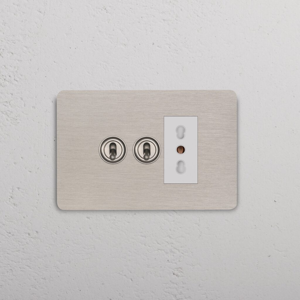 Grove 3-Module 2x Toggle Switch & 1x Bipasso Socket – Satynowy nikiel, Biały