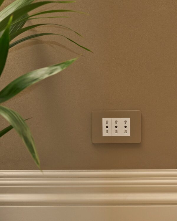 Grove 3-Module 3x Bipasso Socket – Paintable White