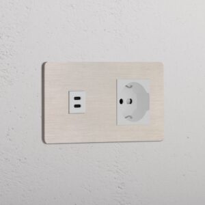 Grove Gniazdo USB-C 30 W i Schuko/Bipasso w podwójnej ramce – Satynowy nikiel, Biały