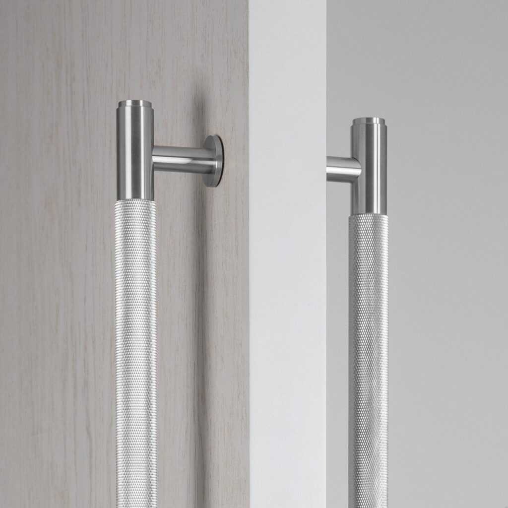 Uchwyt meblowy podłużny dwustronny Pull Bar Cross 225 – Srebrny