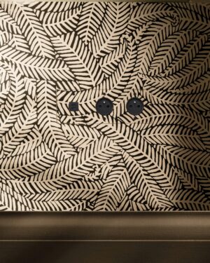 Kew Gniazdo USB-C 30 W i francusko/belgijskie typu E x 2 w potrójnej ramce – Przezroczysty, Czarny