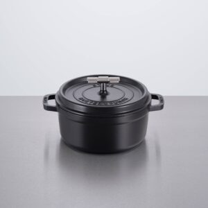 Garnek Cocotte Staub 3.7 L ze m radełkowanym uchwytem – Czarny