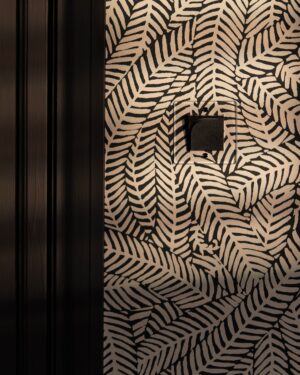 Kew Włącznik hotelowy w pojedynczej ramce – Przezroczysty, Czarny