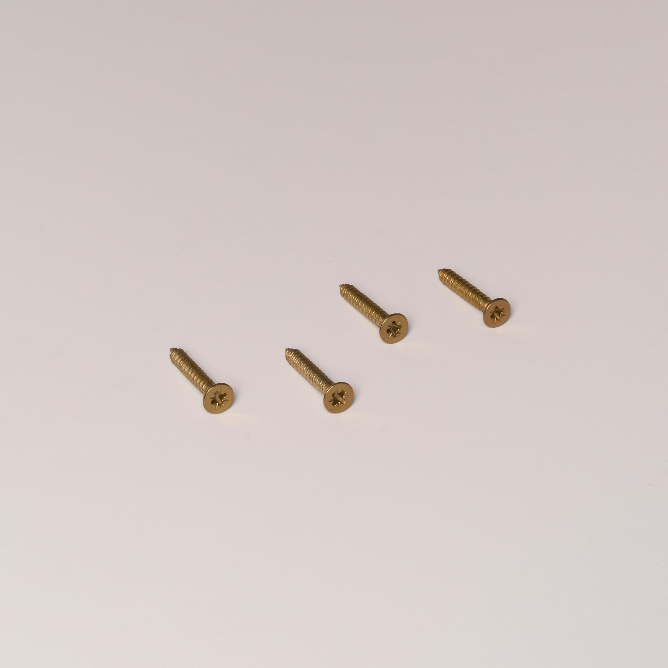 Wkręty do drewna samogwintujące z łbem krzyżakowym 5 mm x 30 mm, 4 szt. – Antyczny mosiądz