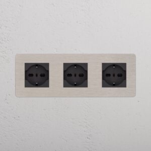 Kew Gniazdo Schuko/Bipasso x 3 w potrójnej ramce – Satynowy nikiel, Czarny