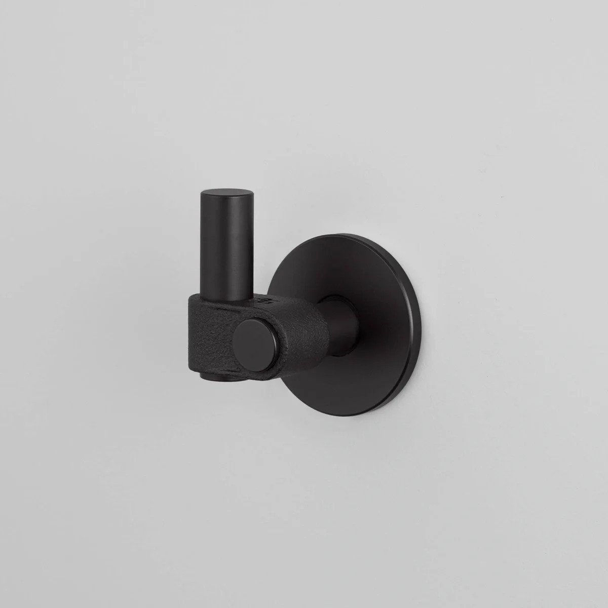 Wieszak ścienny Cast 70 Welder’s Black – Czarny