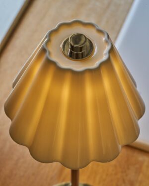 Cotswold lampa stołowa z delikatną porcelaną z możliwością ładowania – Polerowany nikiel