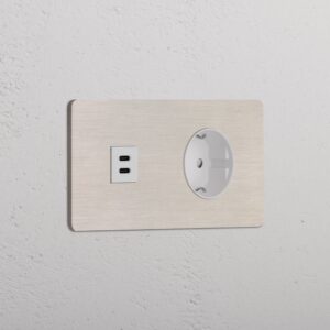 Grove Gniazdo USB-C 30 W i Schuko typu F x 2 w podwójnej ramce – Satynowy nikiel, Biały