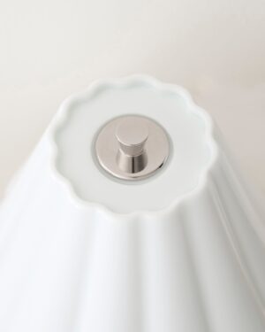 Cotswold kinkiet ścienny z delikatną porcelaną – Polerowany nikiel