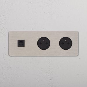 Grove Gniazdo USB-C 30 W i francusko/belgijskie typu E x 2 w potrójnej ramce – Satynowy nikiel, Czarny