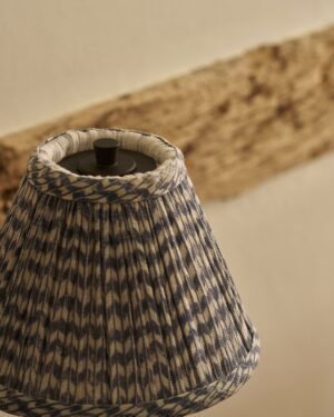 Cotswold plisowana lampa stołowa niebieskoszary z możliwością ładowania – Brąz
