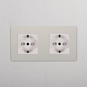 Kew Gniazdo Schuko/Bipasso x 2 w podwójnej ramce – Polerowany nikiel, Biały