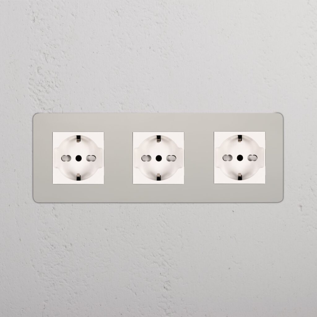 Kew Gniazdo Schuko/Bipasso x 3 w potrójnej ramce – Polerowany nikiel, Biały