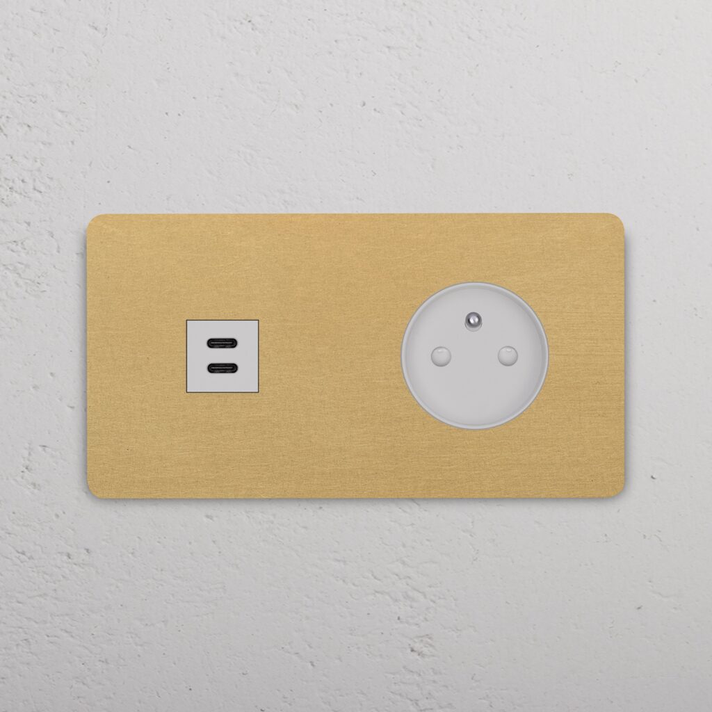 Grove Gniazdo USB-C 30 W i francusko/belgijskie typu E w podwójnej ramce – Antyczny mosiądz, Biały