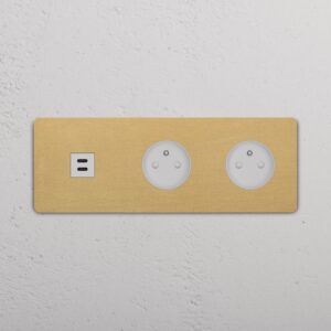 Grove Gniazdo USB-C 30 W i francusko/belgijskie typu E x 2 w potrójnej ramce – Antyczny mosiądz, Biały