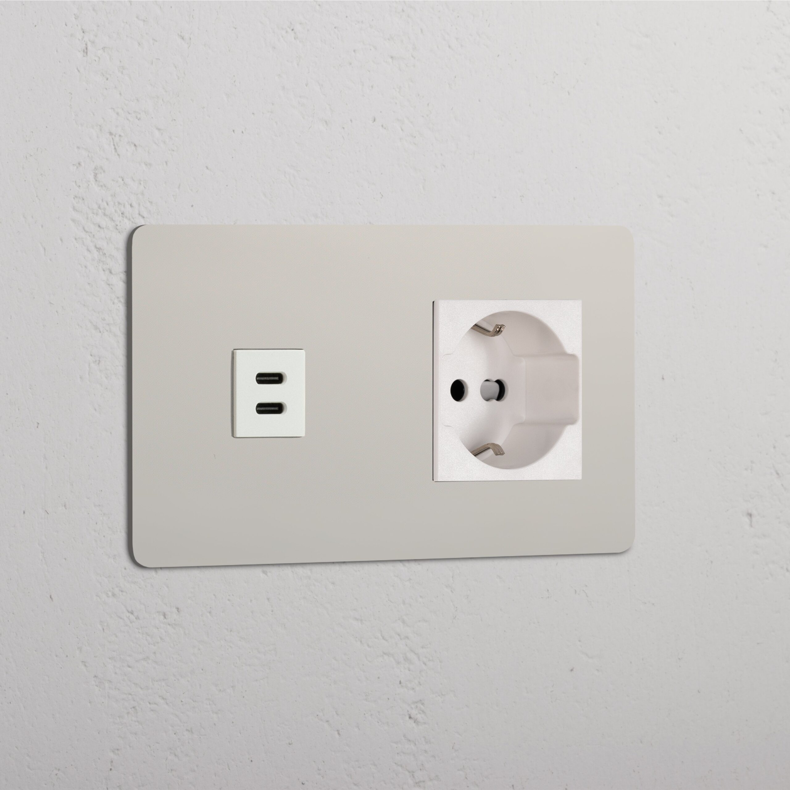 Kew Gniazdo USB-C 30 W i Schuko/Bipasso w podwójnej ramce – Polerowany nikiel, Biały