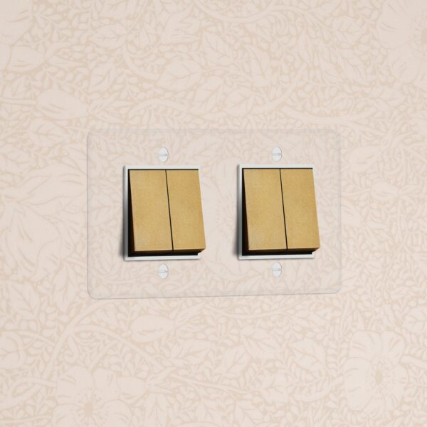 Kew Włącznik klawiszowy x 4 w podwójnej ramce – Przezroczysty z antycznym mosiądzem, Biały