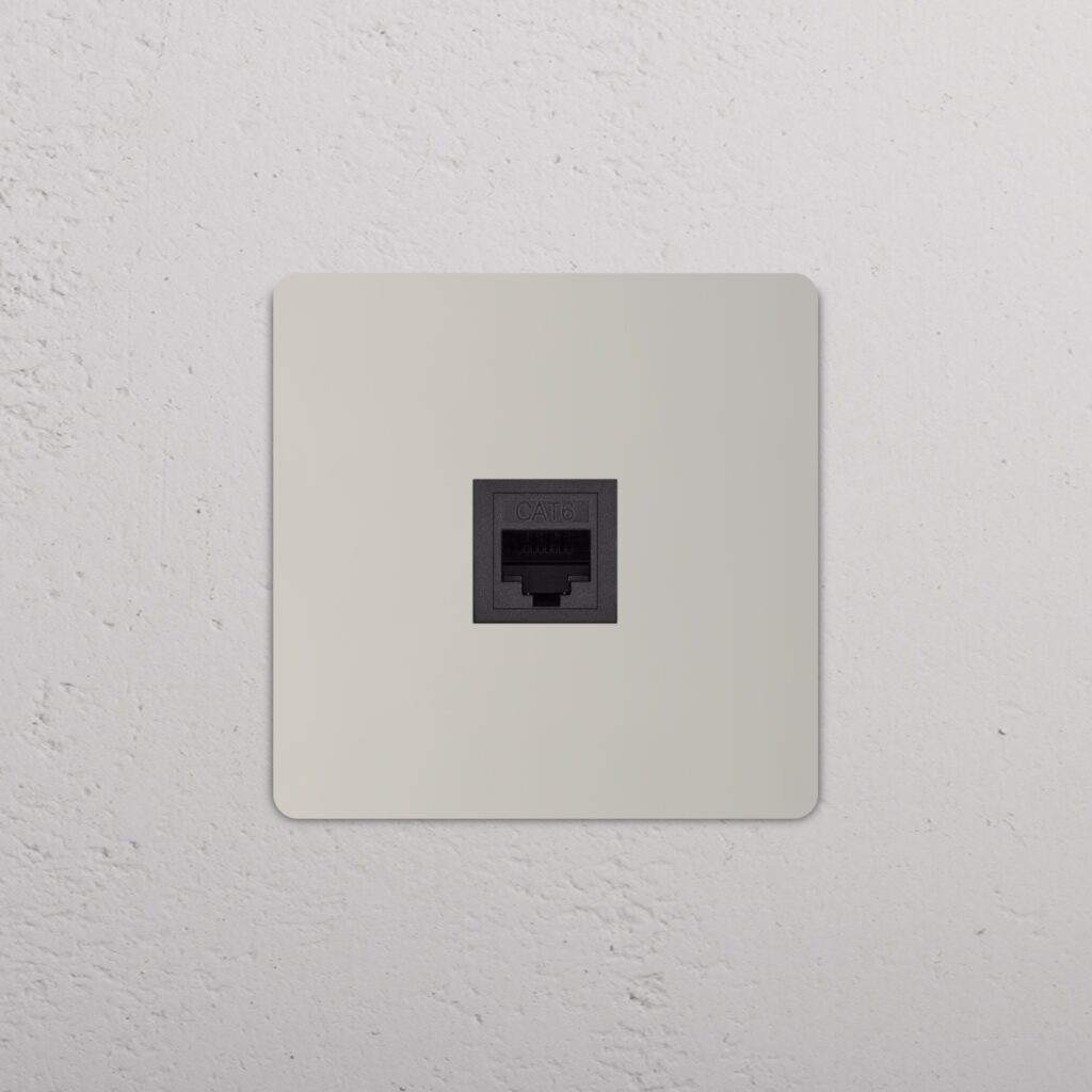 Grove Gniazdo RJ45 w pojedynczej ramce – Polerowany nikiel, Czarny