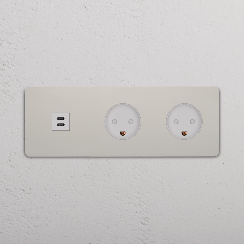 Grove Gniazdo USB-C 30 W i duńskie typu K x 2 w potrójnej ramce – Polerowany nikiel, Biały