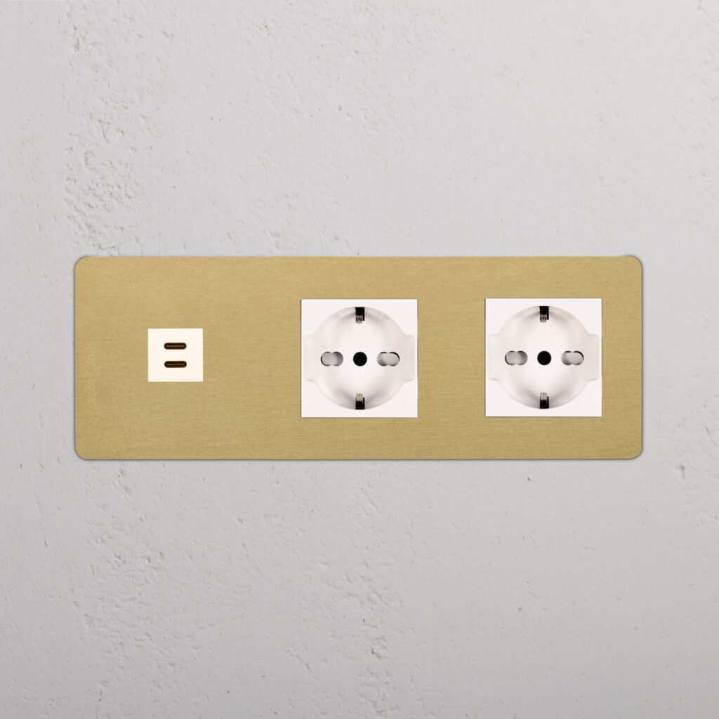 Kew Gniazdo USB-C 30 W i Schuko/Bipasso x 2 w potrójnej ramce – Antyczny mosiądz, Biały