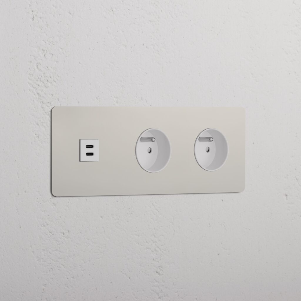 Kew Gniazdo USB-C 30 W i francusko/belgijskie typu E x 2 w potrójnej ramce – Polerowany nikiel, Biały