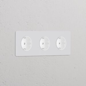 Kew Gniazdo Schuko typu F x 3 w potrójnej ramce – Do malowania, Biały