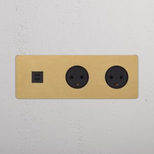 Kew Gniazdo USB-C 30 W i duńskie typu K x 2 w potrójnej ramce – Antyczny mosiądz, Czarny