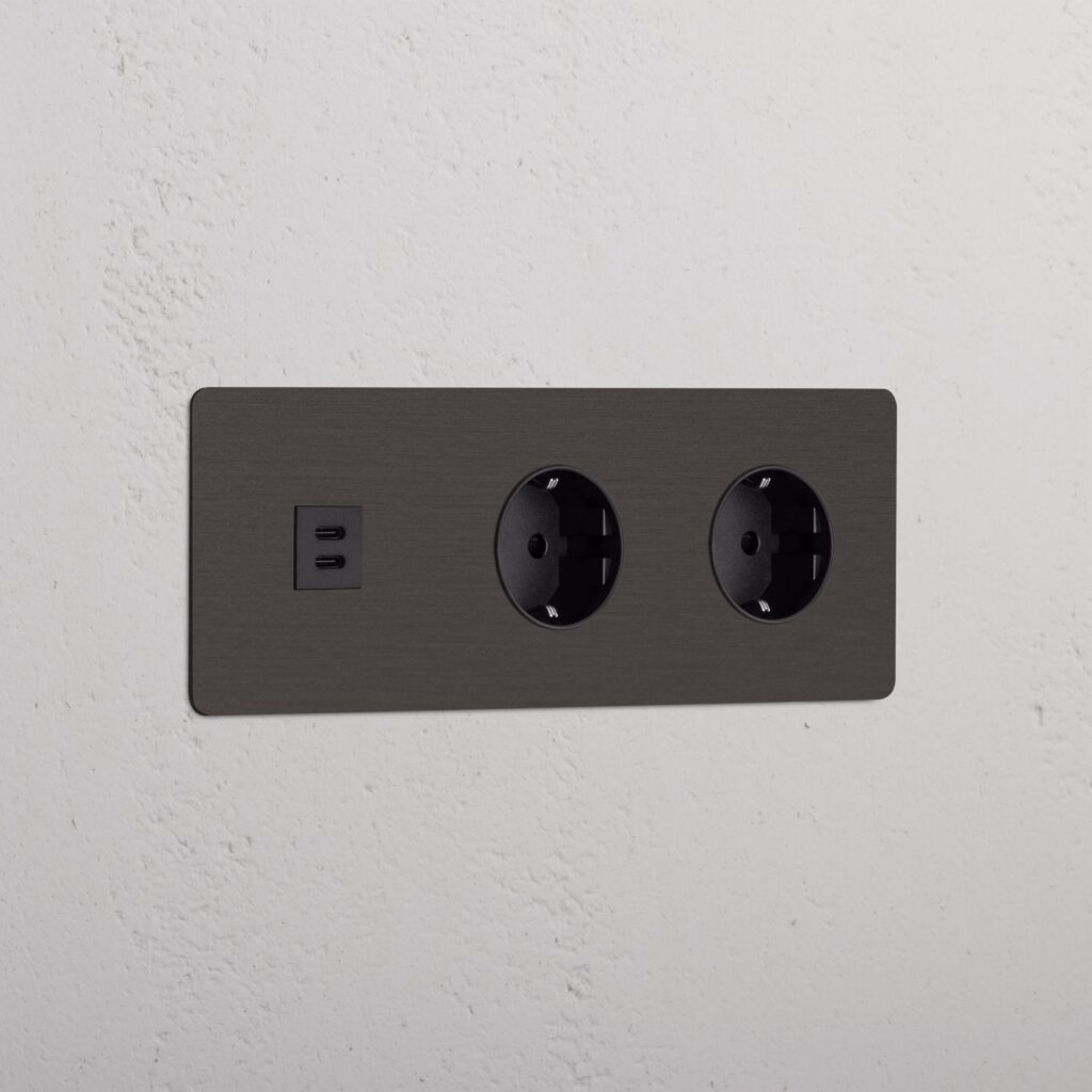 Kew Gniazdo USB-C 30 W i Schuko typu F x 2 w potrójnej ramce – Brąz, Czarny