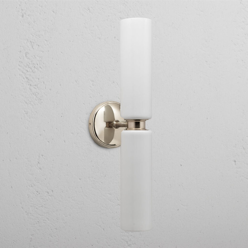 Claremont średni kinkiet ścienny z delikatną porcelaną – Polerowany nikiel
