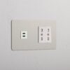 Kew Gniazdo USB-C 30 W i Bipasso x 2 w podwójnej ramce – Polerowany nikiel, Biały