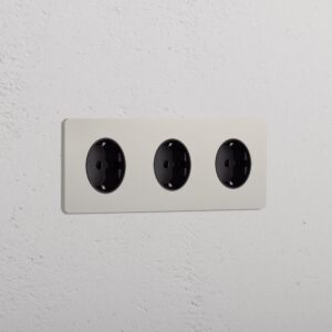 Grove Gniazdo Schuko typu F x 3 w potrójnej ramce – Polerowany nikiel, Czarny