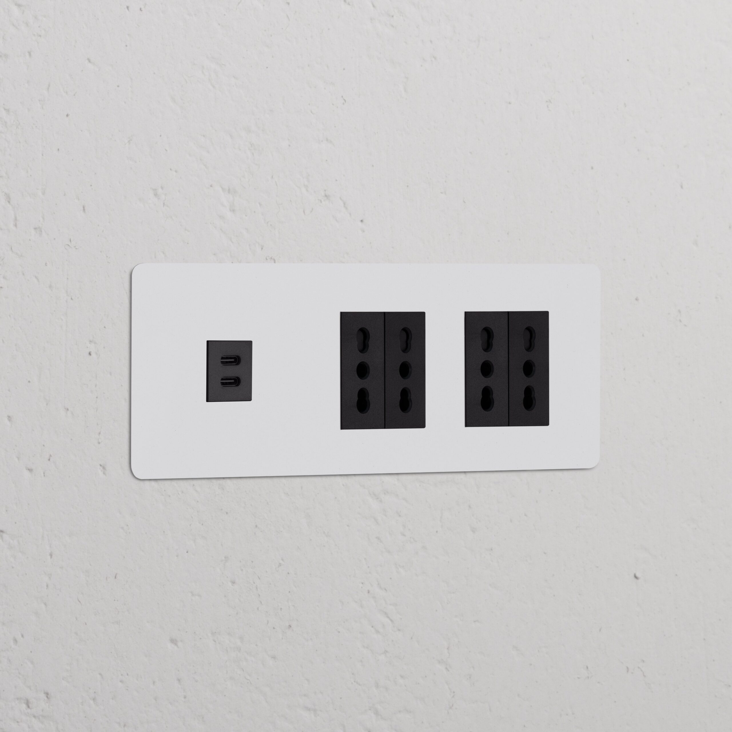 Kew Gniazdo USB-C 30 W i Bipasso x 4 w potrójnej ramce – Do malowania, Czarny