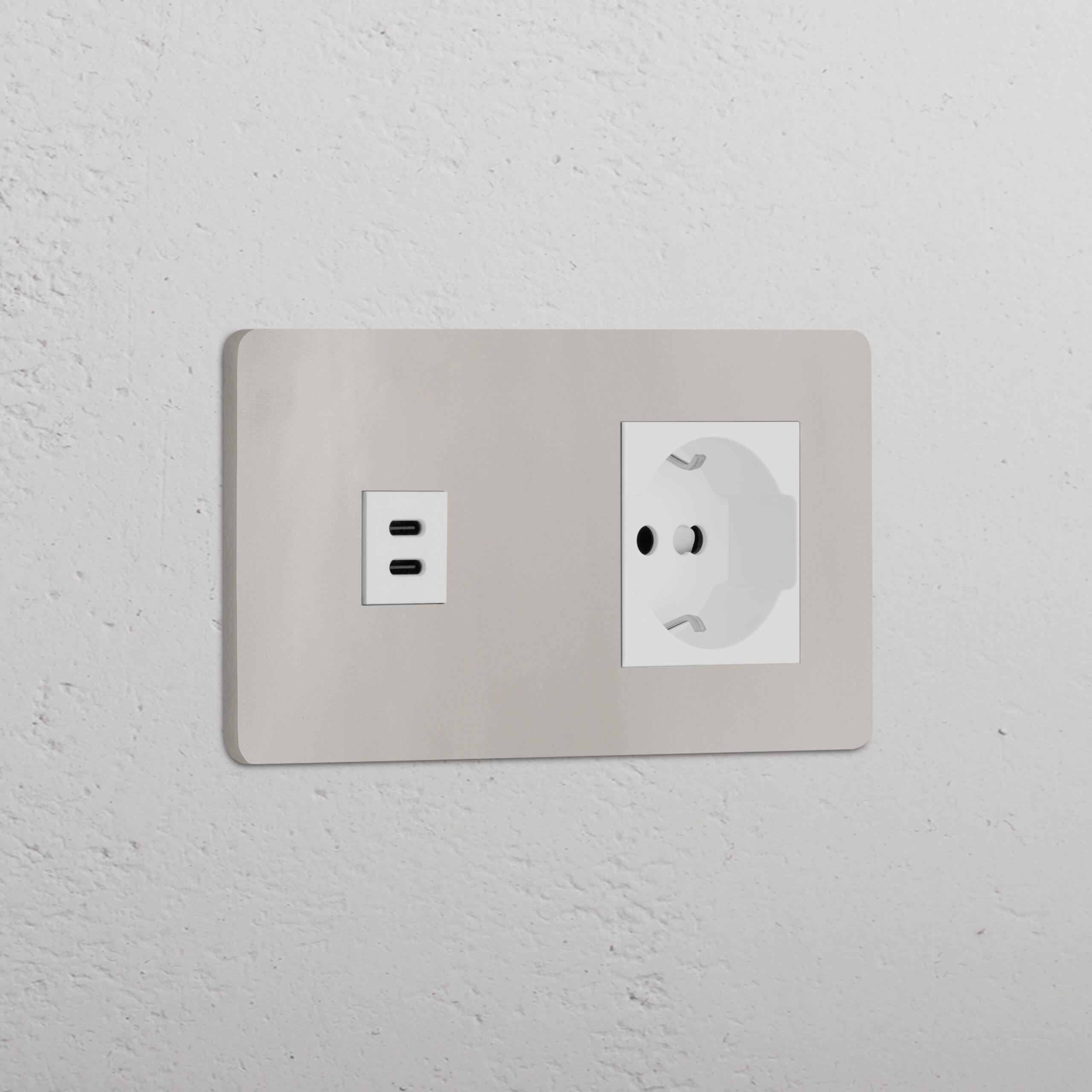 Grove Gniazdo USB-C 30 W i Schuko/Bipasso w podwójnej ramce – Polerowany nikiel, Biały