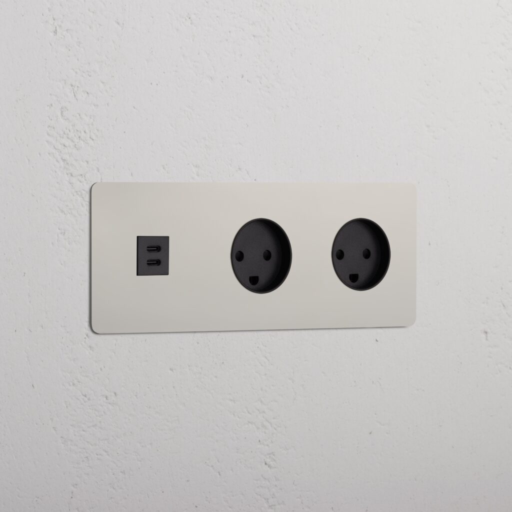 Kew Gniazdo USB-C 30 W i duńskie typu K x 2 w potrójnej ramce – Polerowany nikiel, Czarny