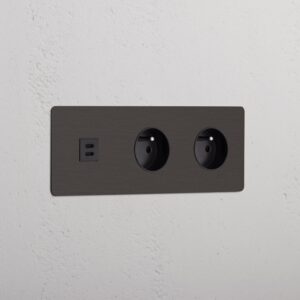 Kew Gniazdo USB-C 30 W i francusko/belgijskie typu E x 2 w potrójnej ramce – Brąz, Czarny